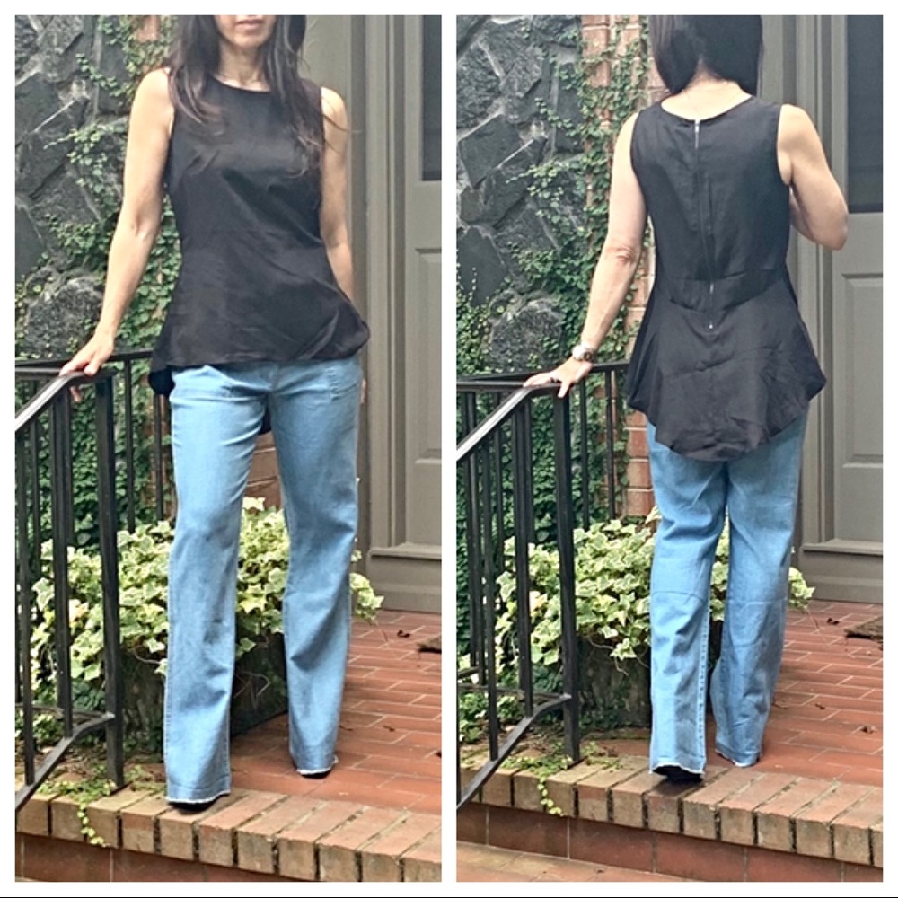 ✨LAST ONE✨Black High/Low sleeveless top - Picture 4 of 4